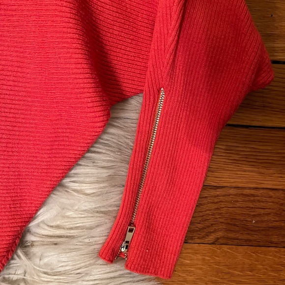 Sweater - Picture 4 of 5